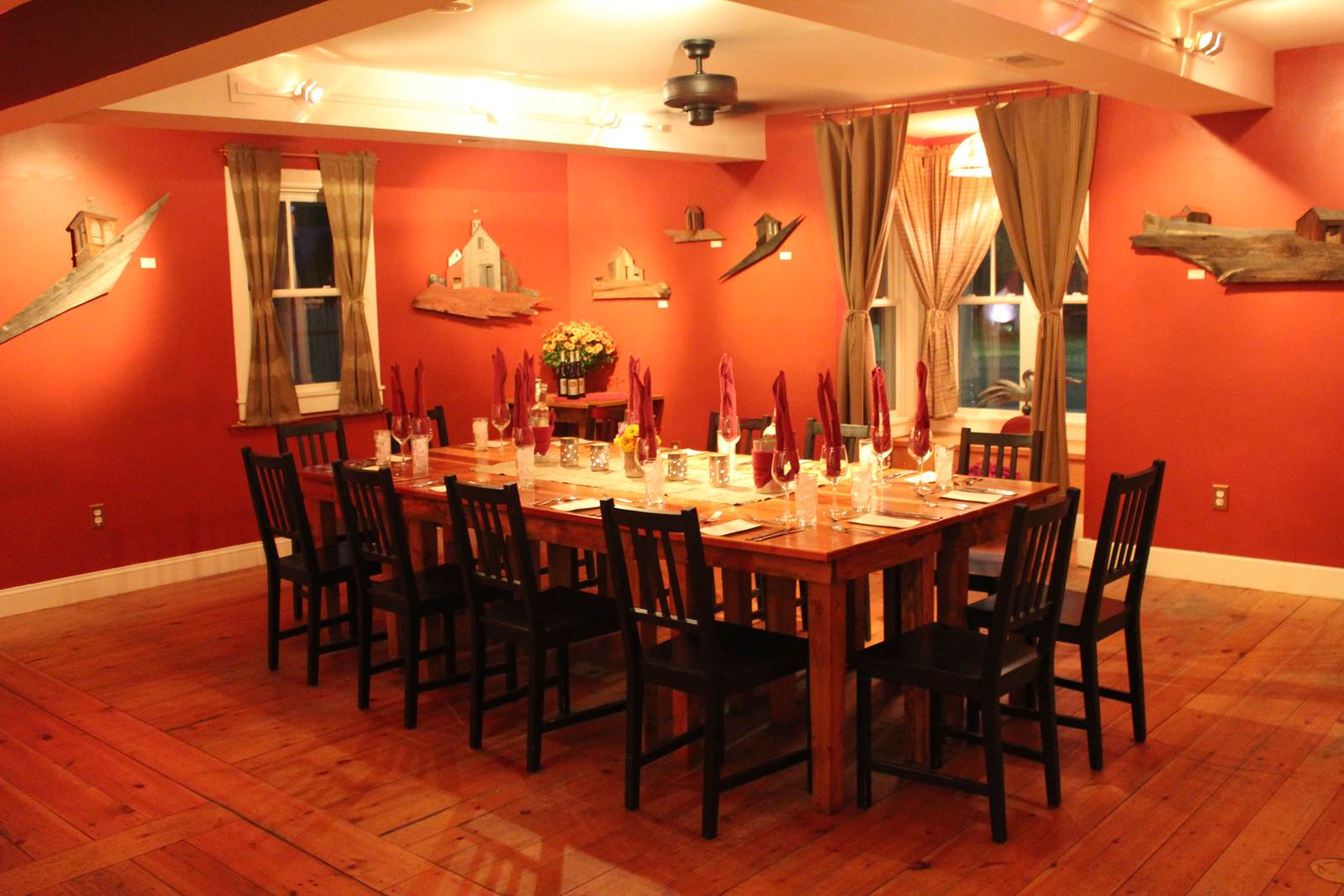 Shelburne, VT Restaurant Gallery Rustic Roots