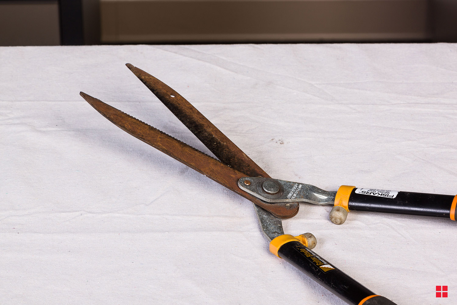 Remove Rust From Hedge Shears with Rust Dissolver