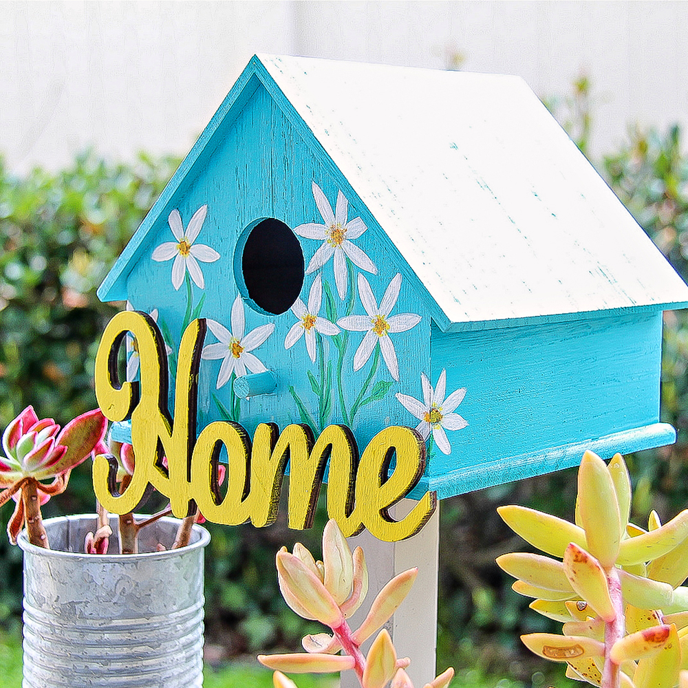 DIY Painted Birdhouse