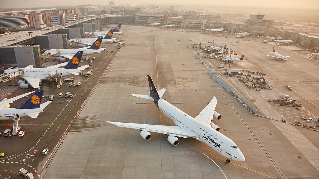 Lufthansa Orders 40 Boeing 7879 and Airbus A350900
