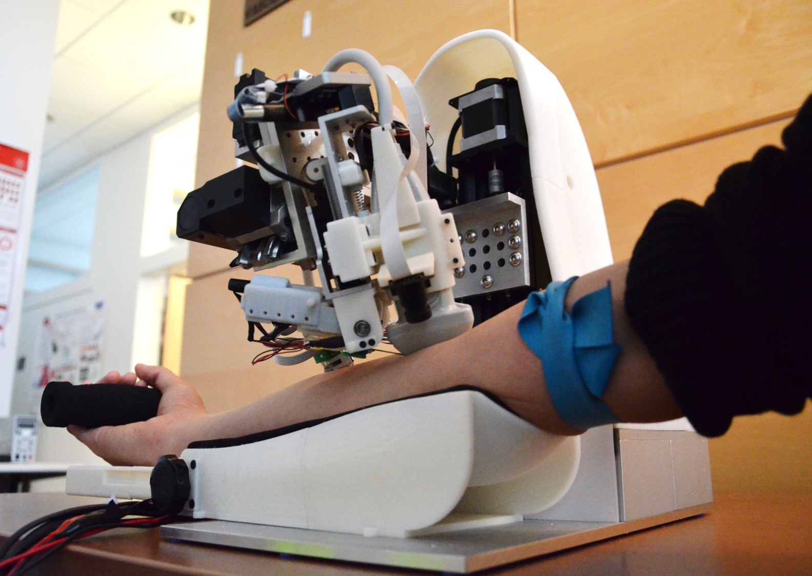 Robot Uses Artificial Intelligence and Imaging to Draw Blood Rutgers