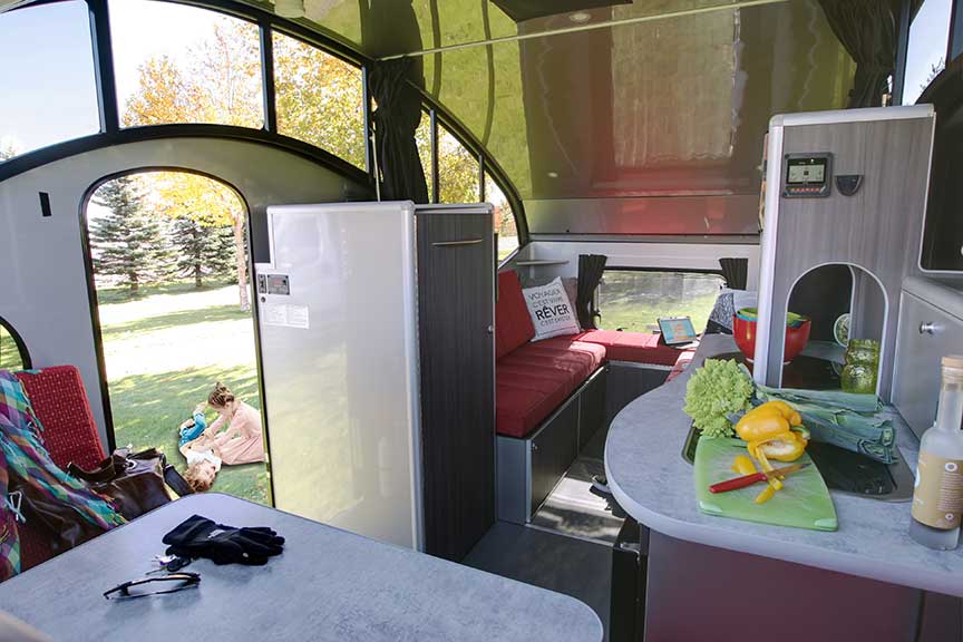 Tiny Trailer Safari Condo Alto R1723