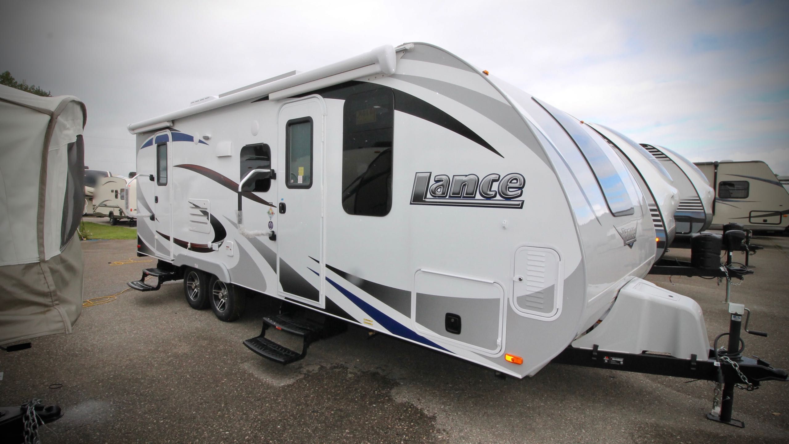Lance 2185 CanAm RV Centre