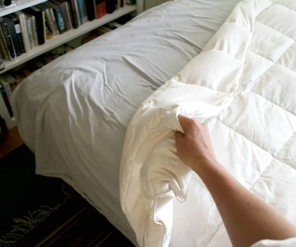 How To Short Sheet A Bed? RVing Beginner