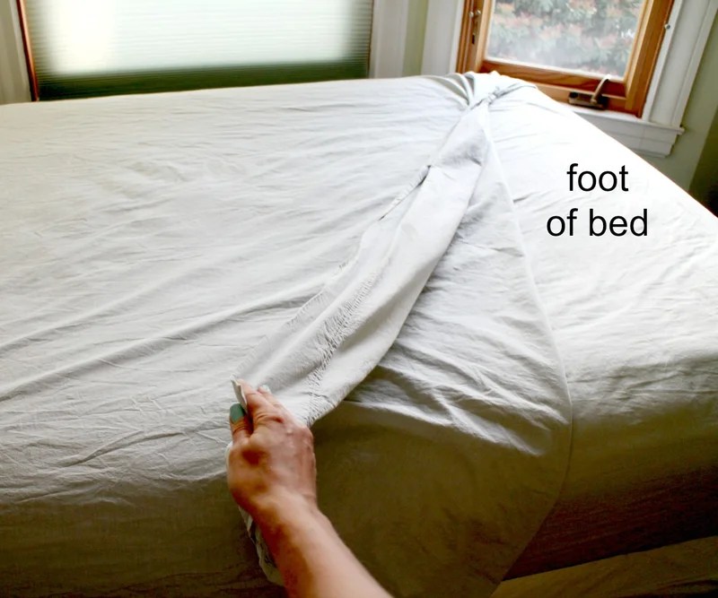 How To Short Sheet A Bed? RVing Beginner