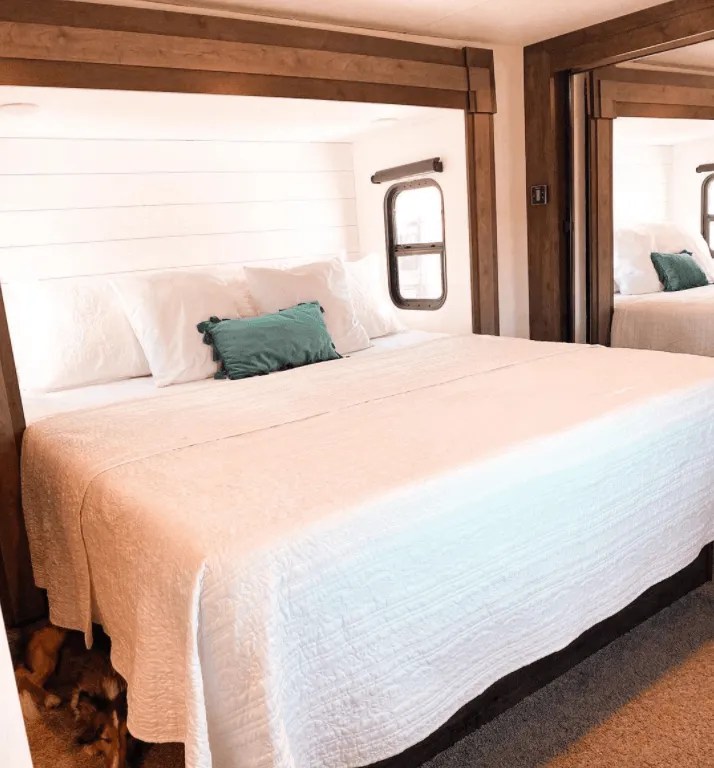 35 RV Bedroom Remodels for Cozy Inspiration RVing Beginner