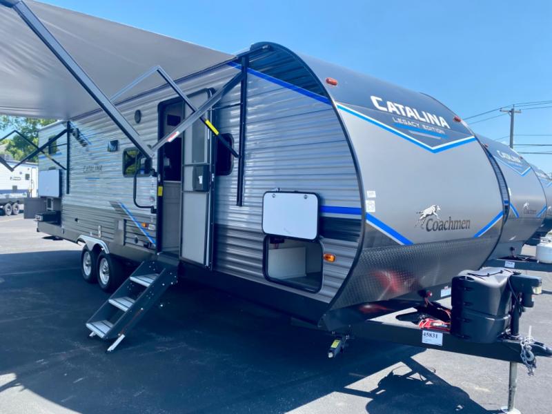 4 Travel Trailers with a Bathtub You’ll Want to Take Home WEnRV