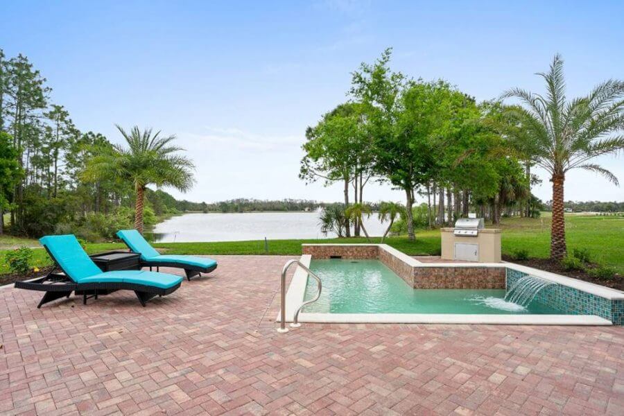 Credit Golden Palms Luxury Motorcoach Resort