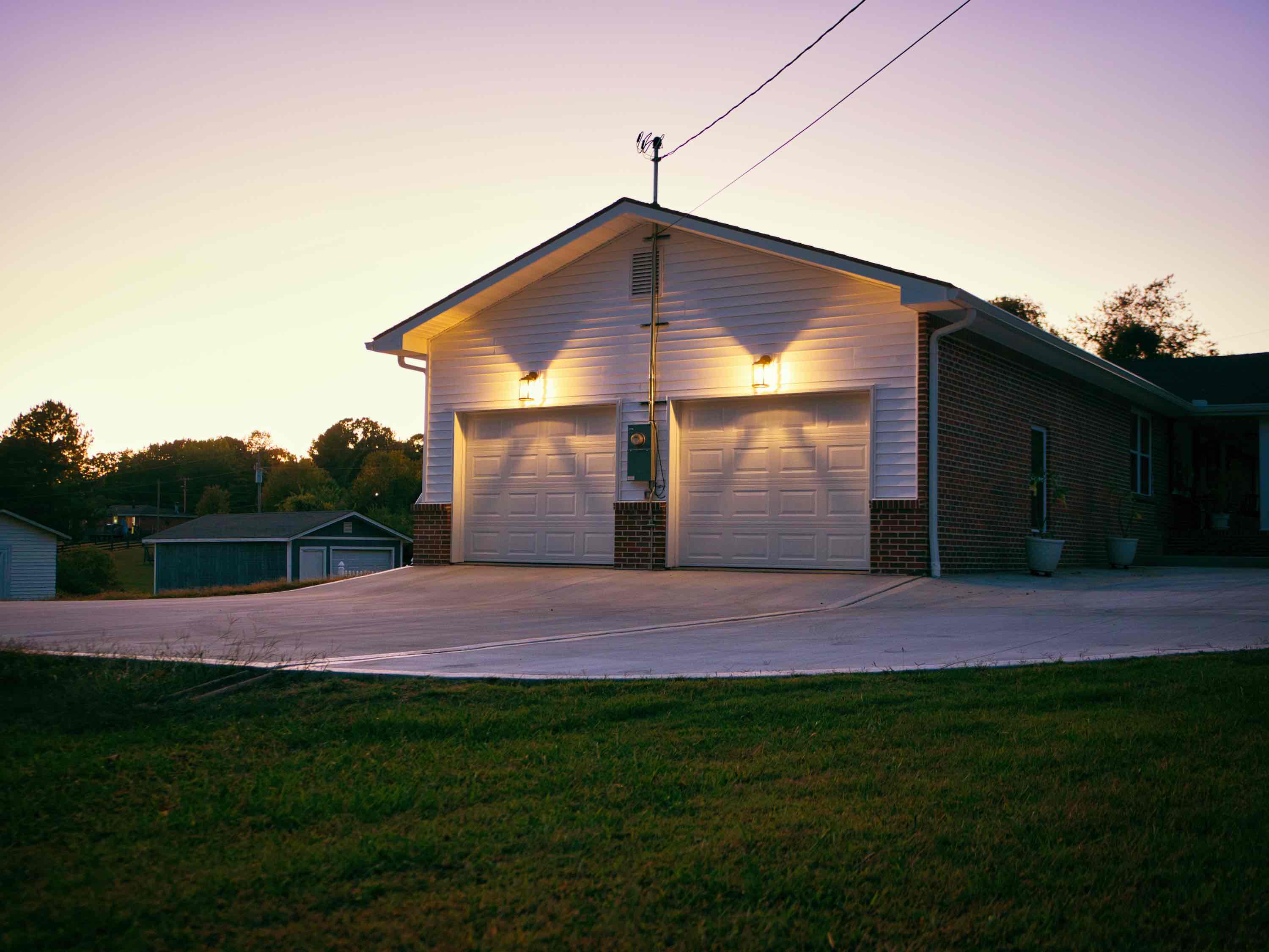 Gill Road Garage - Ryan Pros