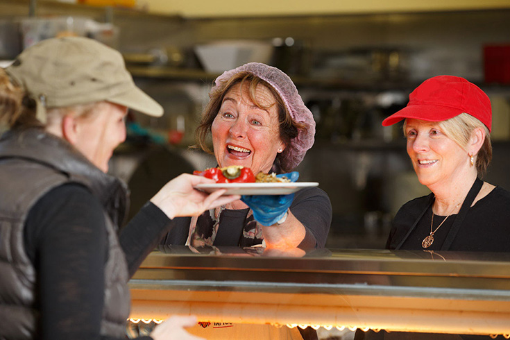 Christmas Day Volunteer Opportunities 2023 Near Me What It Takes To Feed 400 People On Christmas Day - Sacred Heart Mission