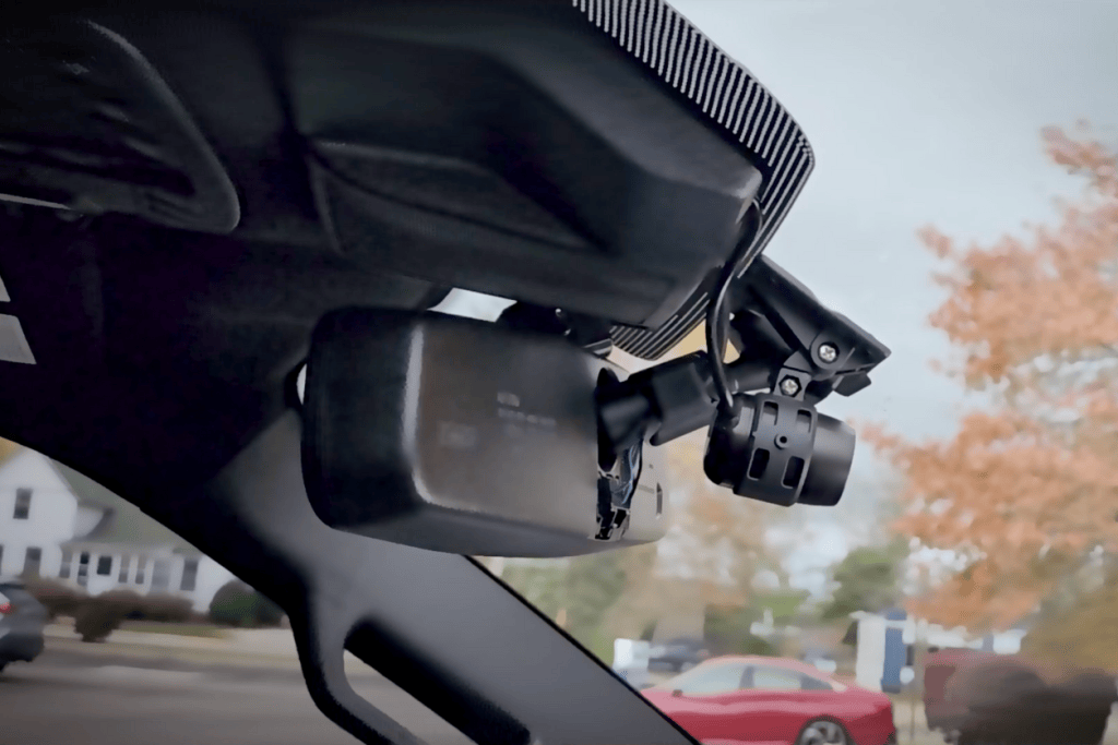 Revolutionizing Fleet Safety with AI Forward-Facing Dash Cameras