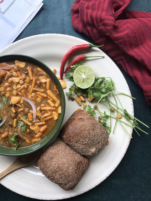 Misal Pav How to make Maharashtrian Misal Pav Mumbai Misal Pav