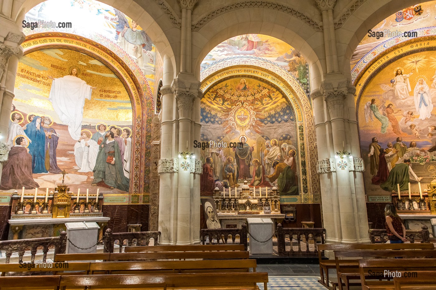photo de INTERIEUR DE LA BASILIQUE NOTRE DAME DU ROSAIRE, LOURDES, (65