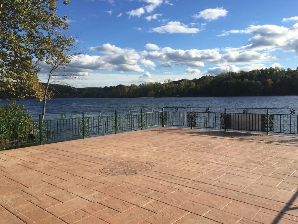 River's Edge Marina Wedding Venue CT Saint Clements Castle