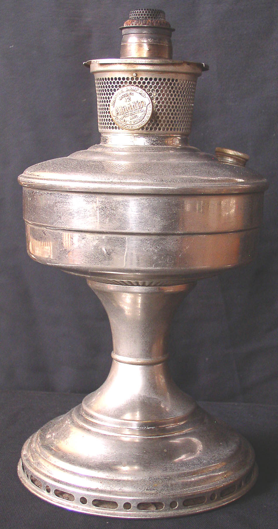 Vintage Aladdin Model 12 Oil Lamp with Burner Thingery Previews