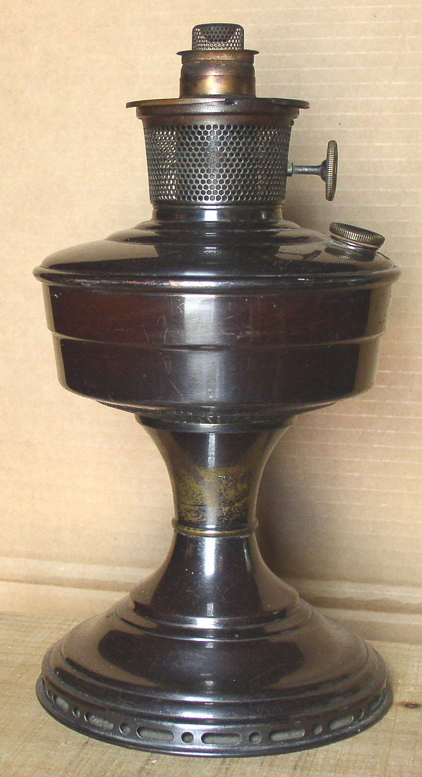 Aladdin Model 12 Bronze Oil Lamp & Burner Thingery Previews Postviews