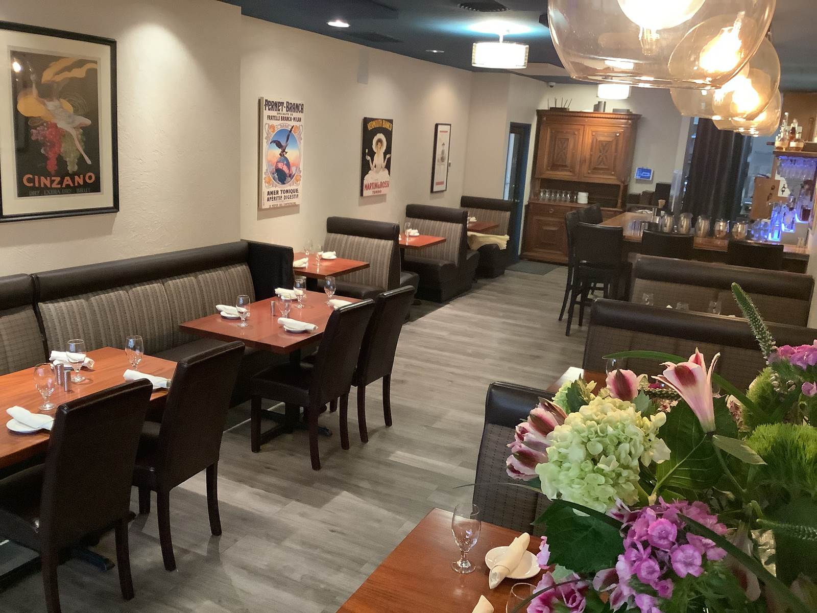 Bend, Oregon Restaurant Photos Salute Restaurant & Bar