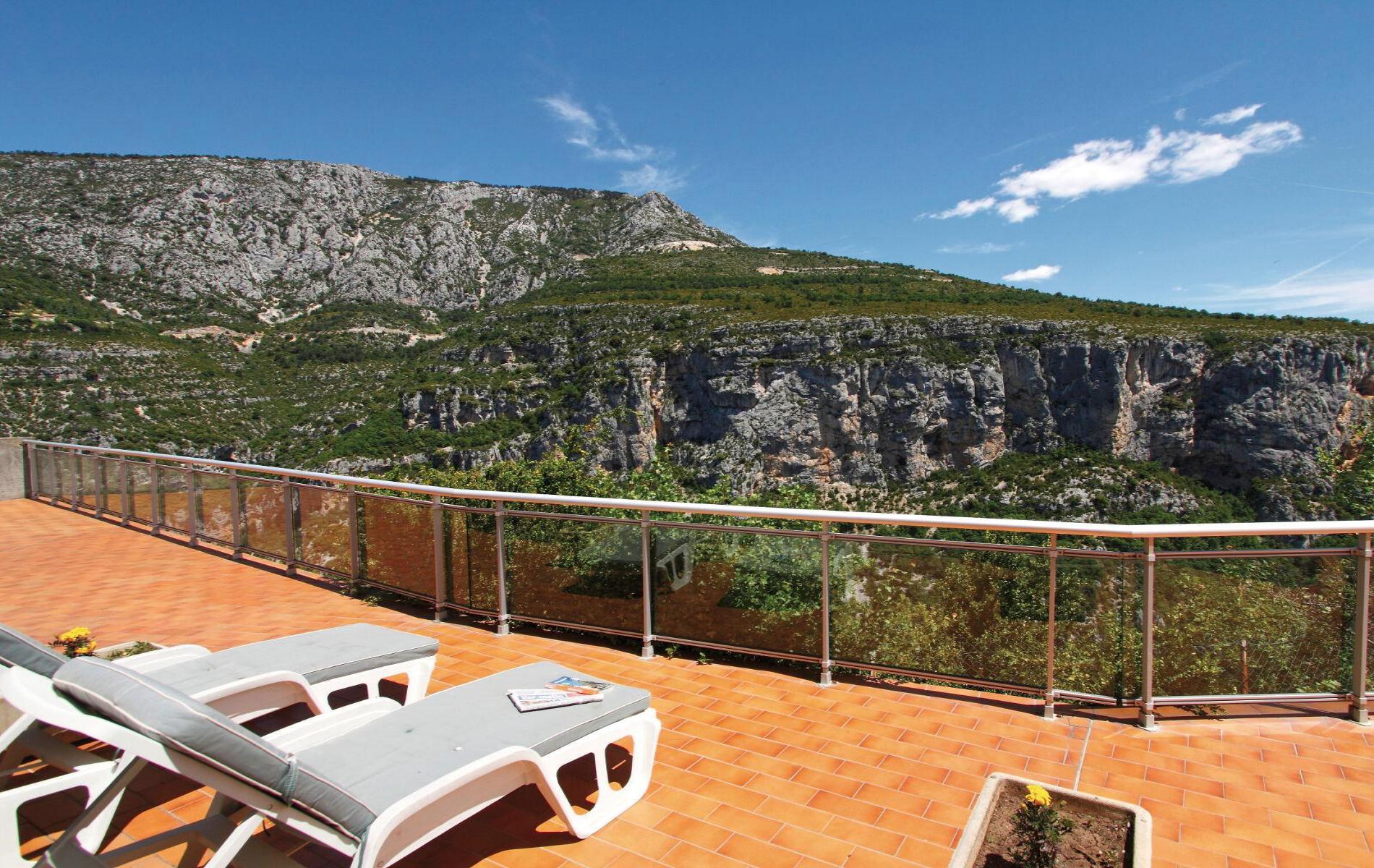 ∞ Hôtel Le Grand Canyon du Verdon, à Aiguines avec vue sur le canyon du