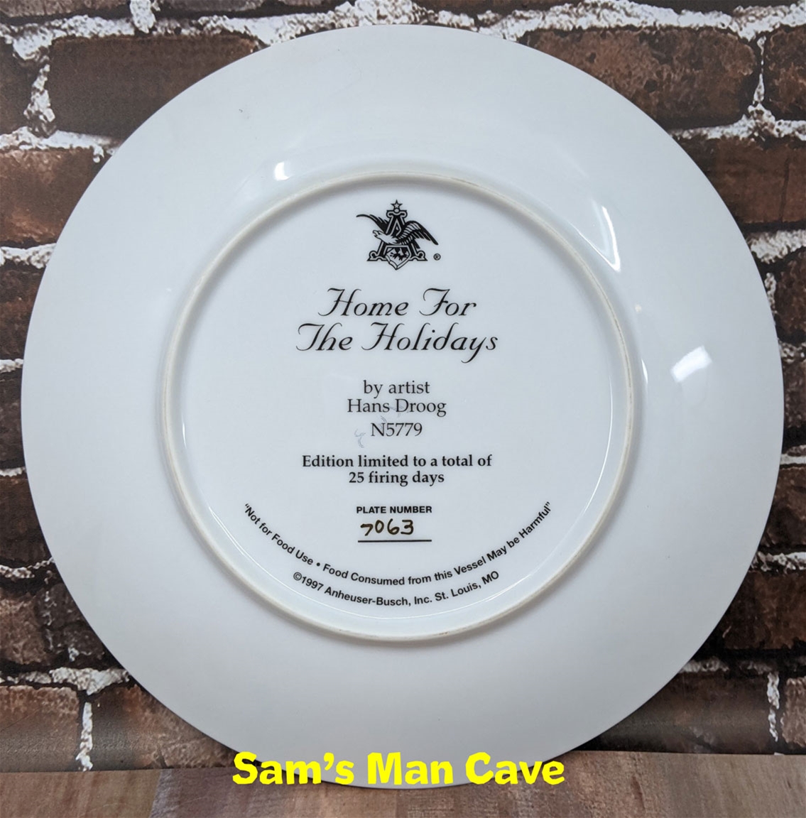 1997 Budweiser Holiday Plate