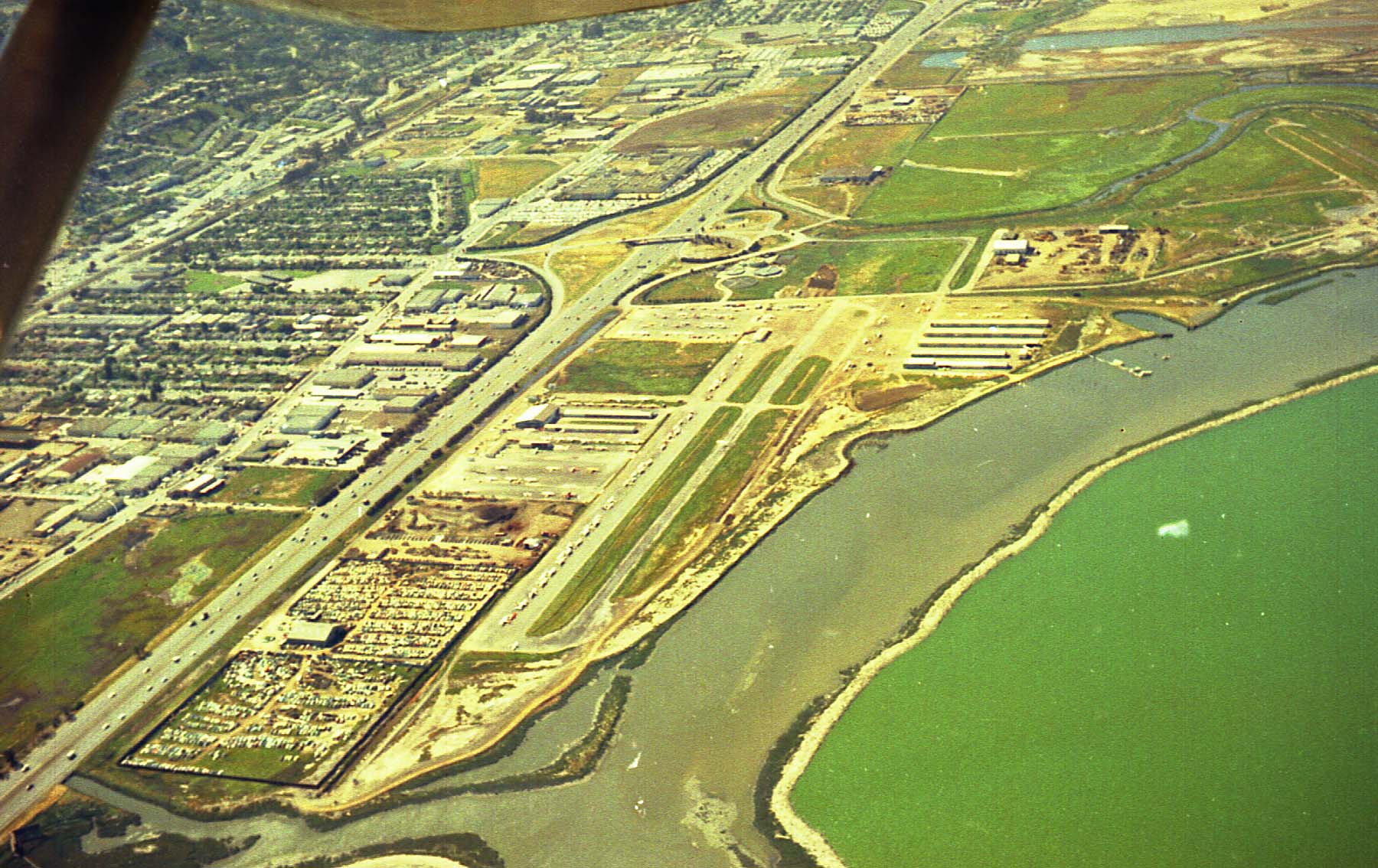 Incredible photos of San Carlos Airport from 1966 San Carlos Airport
