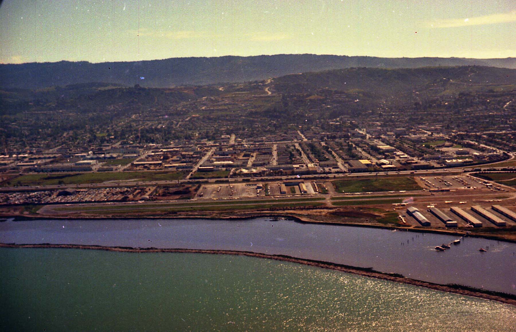 Incredible photos of San Carlos Airport from 1966 San Carlos Airport
