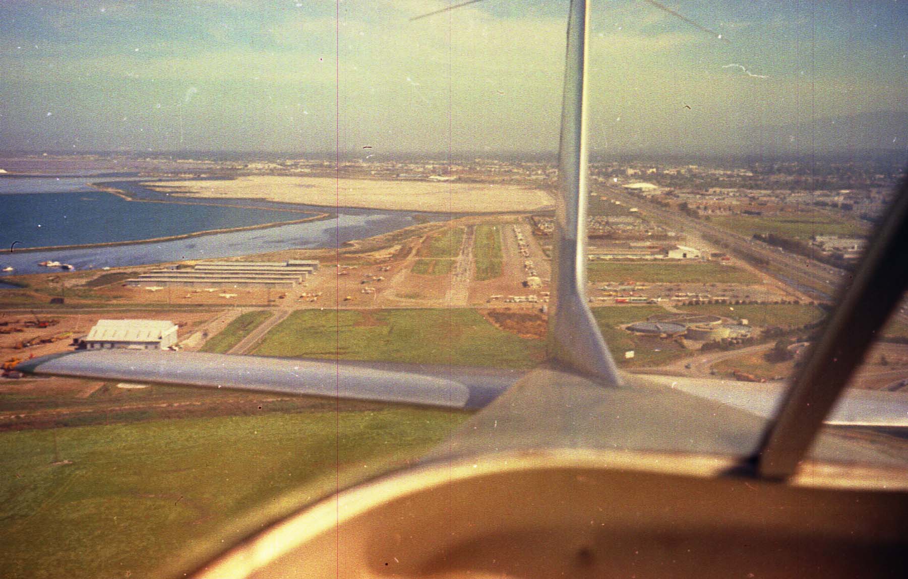 Incredible photos of San Carlos Airport from 1966 San Carlos Airport