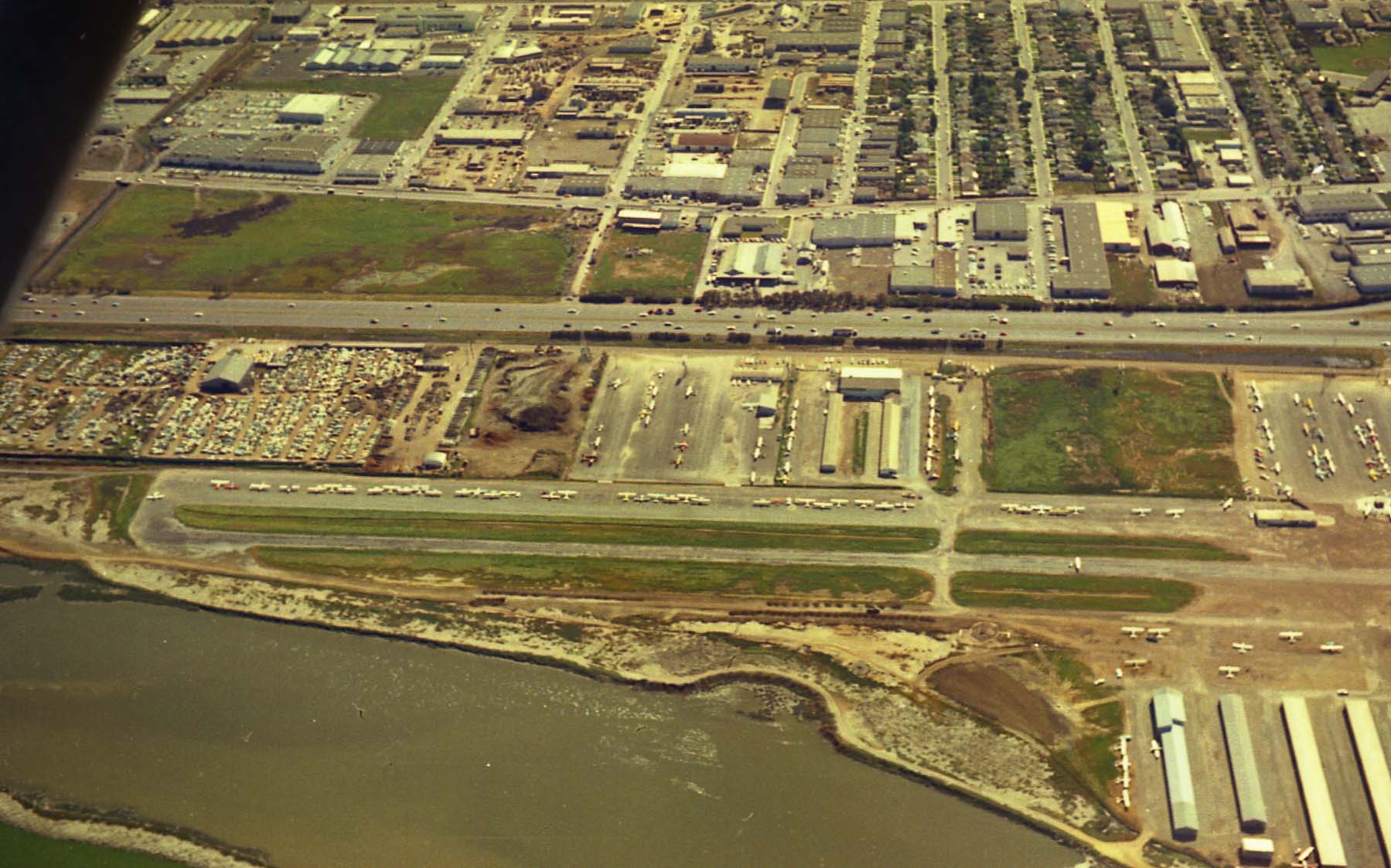 Incredible photos of San Carlos Airport from 1966 San Carlos Airport