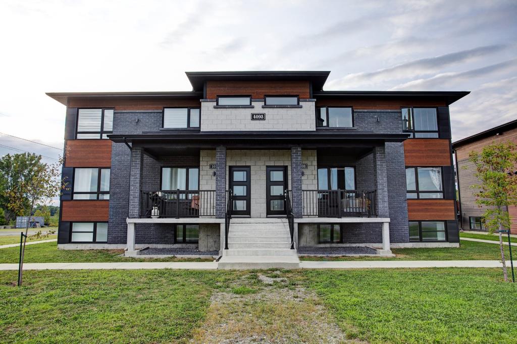 Condo à vendre SalaberrydeValleyfield (SaintTimothée) Équipe