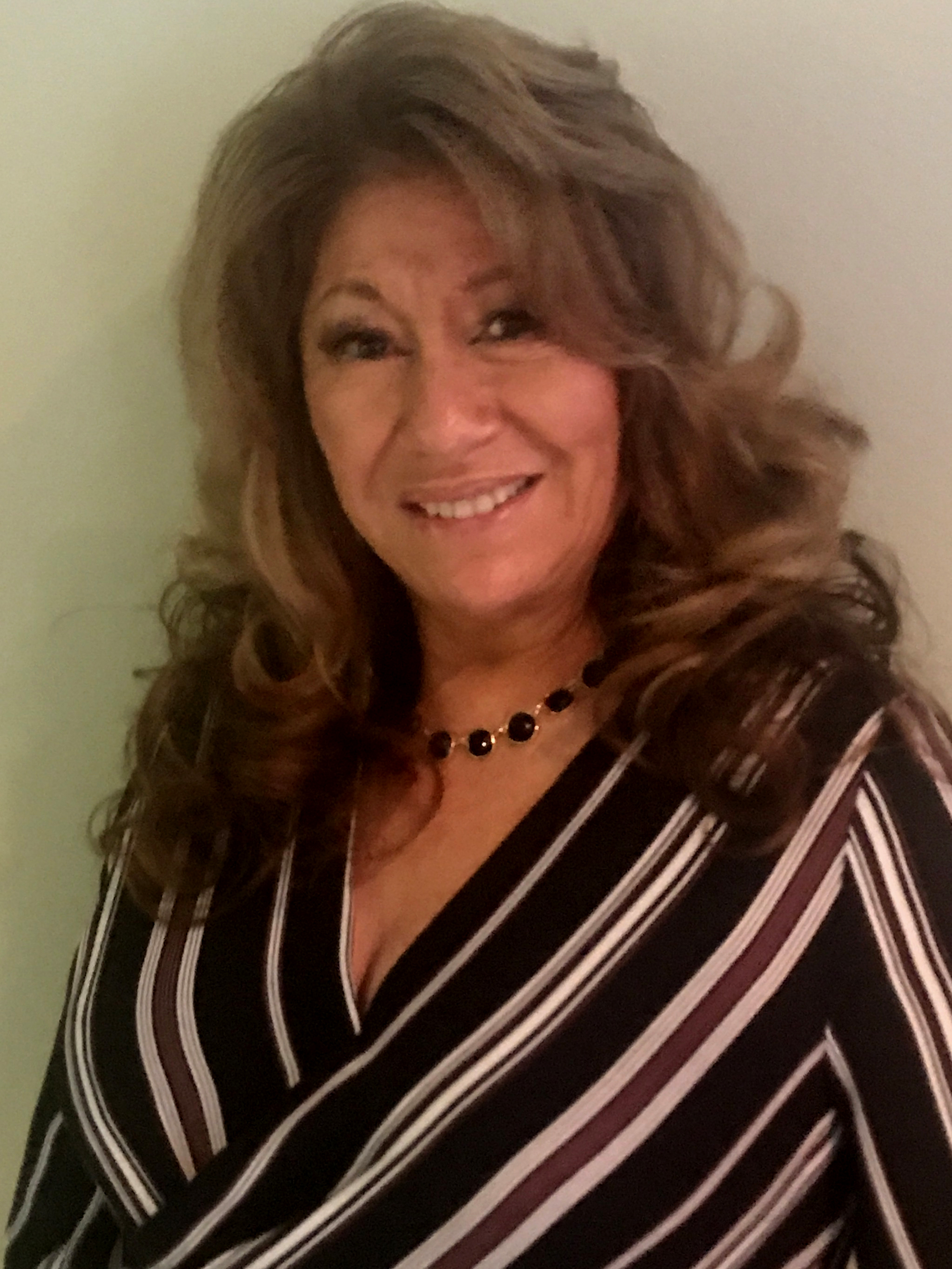 Acerca de Sandy Sandy Flores Broker Top Real Estate Agents Los