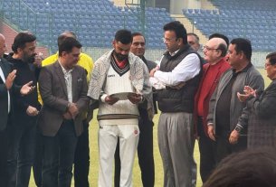 রনজি ম্যাচে ব্যাট হাতে ব্যর্থ হলেও বিরাটকে অনন্য সম্মান দিল্লির