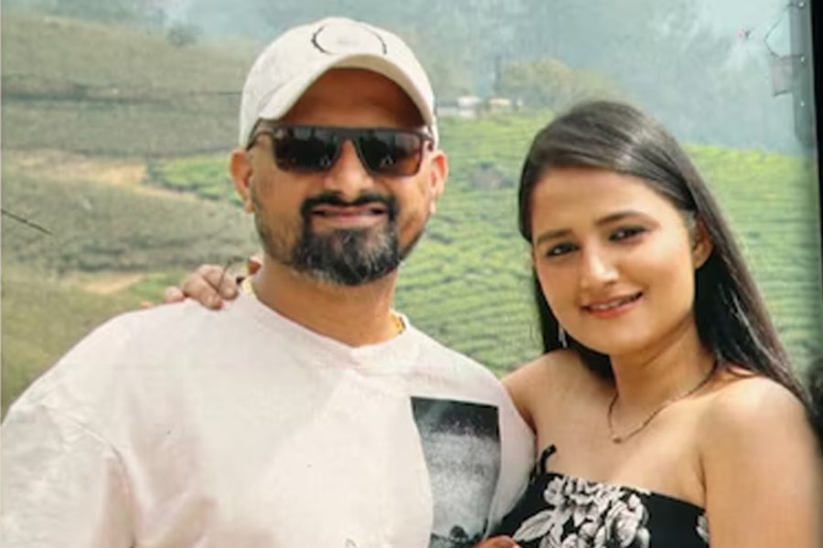‘মেরে ফেলেছি, নিয়ে যান’,  স্ত্রীকে খুন করে স্যুটকেসে ভরে শ্বশুর-শাশুড়িকে ফোন স্বামীর!