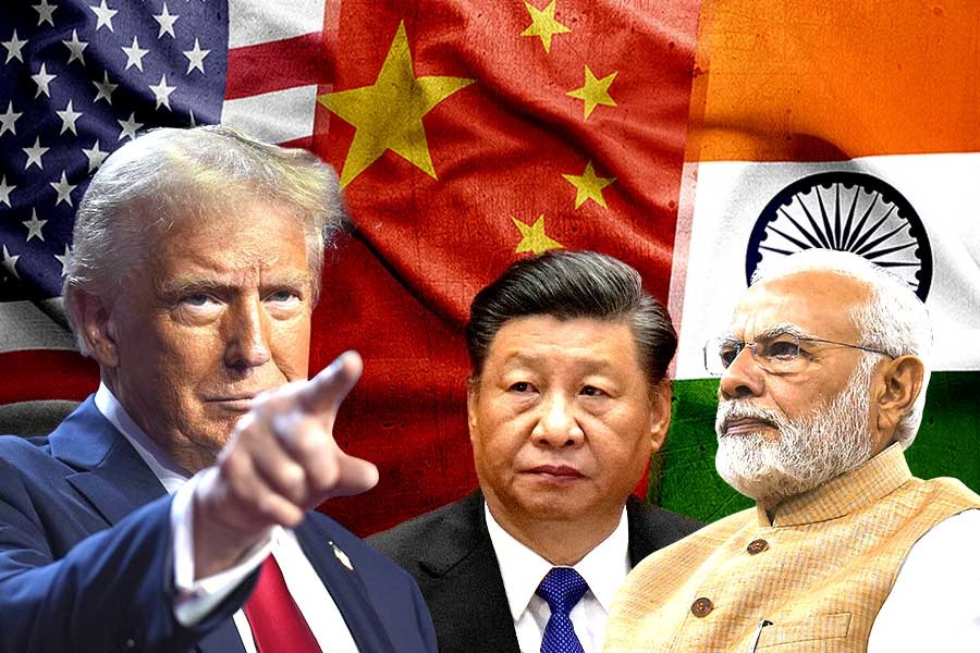 চিনের ঘাড়ে ১০৪ শতাংশ শুল্কের কোপ ট্রাম্পের, ‘বাণিজ্য যুদ্ধে’ চাপে পড়ে ভারতকে পাশে চায় বেজিং