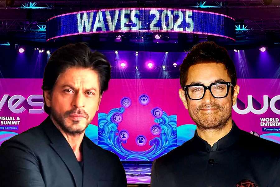 ‘হল বাড়িয়ে টিকিটের দাম কমান’, বক্স অফিসে ‘ফ্লপ’ বলিউডকে বাঁচানোর মন্ত্র দিলেন শাহরুখ-আমির