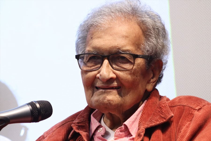 ‘এসআইআর-র নামে ভোটাধিকার কেড়ে নেওয়া যায় না’, প্রতিবাদে সোচ্চার অমর্ত্য সেন