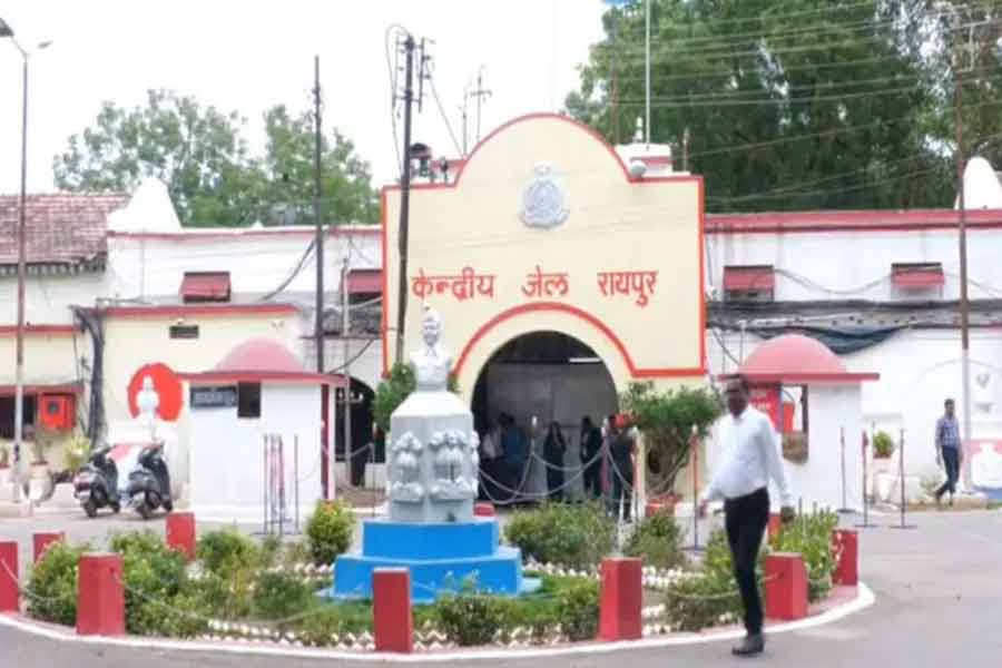 বন্দি তালিকায় কুখ্যাত মাওবাদী থেকে বিষ্ণোই গ্যাংয়ের সদস্য! ‘হাই সিকিউরিটি’ সেই জেল থেকেই পালাল আসামী