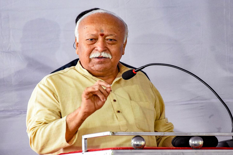 ‘কমছে হিন্দুদের জন্মহার’, সব দম্পতিকে ৩ সন্তানের ‘নিদান’ RSS প্রধান ভাগবতের
