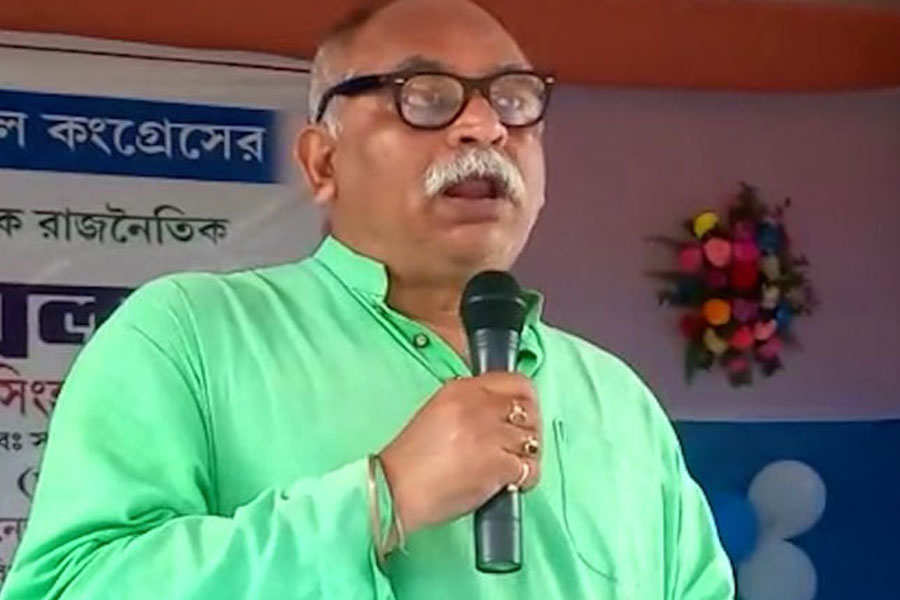 নিয়োগ দুর্নীতি মামলায় তদন্তে ‘সহযোগিতা’, আদালতের নির্দেশ মেনে ইডি দপ্তরে কারামন্ত্রী