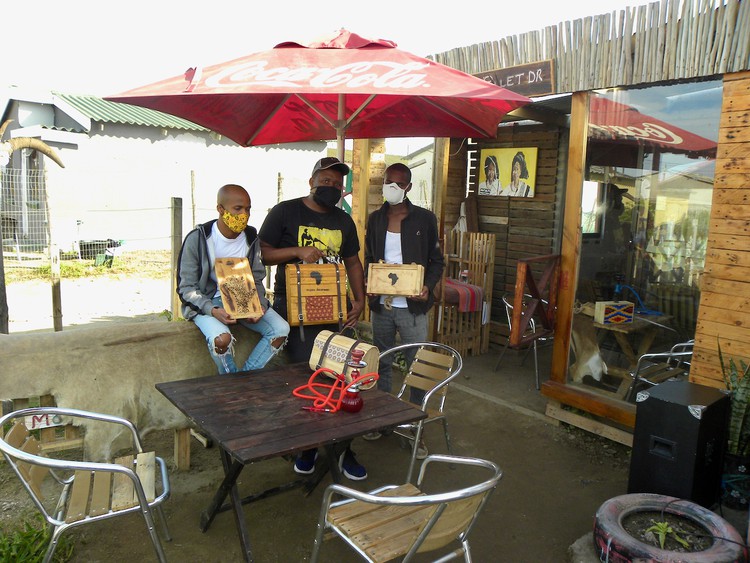 Young Carpenter Turns Dumped Wood into Curios in Port Elizabeth