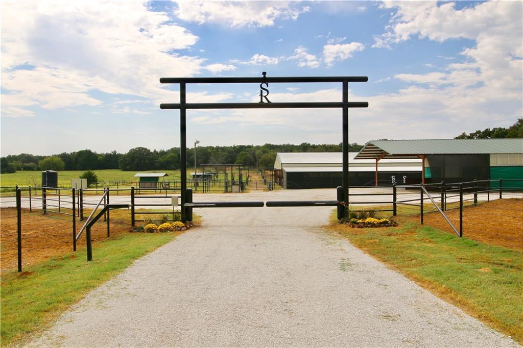 Just Sold! Cutting Horse Training Facility Sarah Boyd & Company