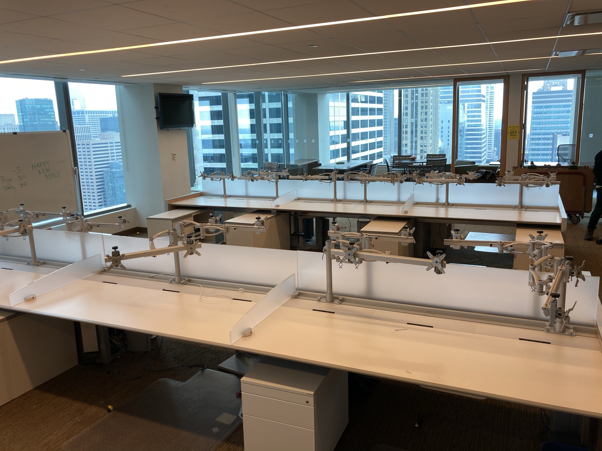 Used Innovant Trading Desk w/ Slat Wall & Wood End Panel Saraval