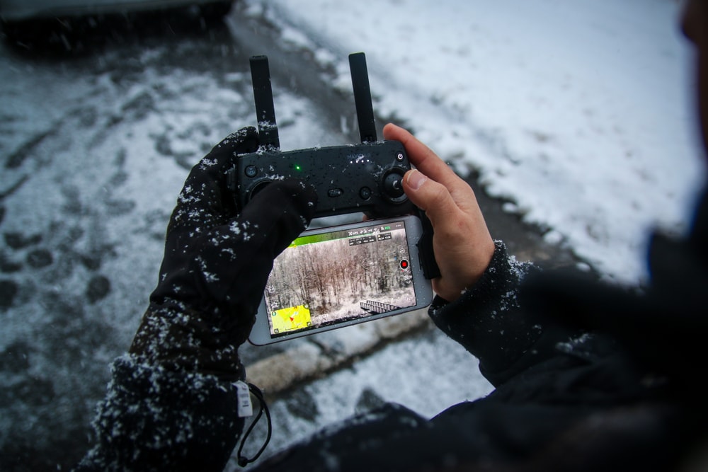Can you fly drones in cold weather, the answer is yes (Guide)