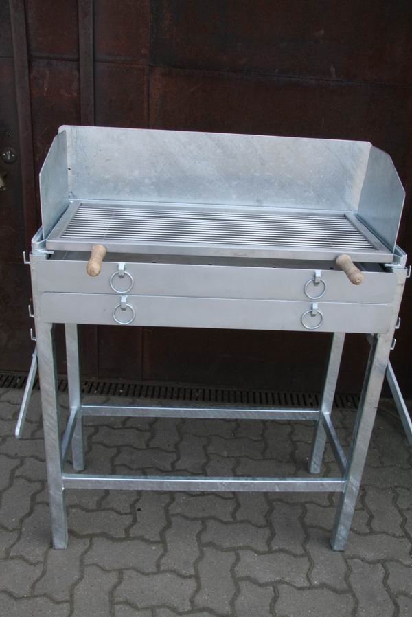 Holzkohle Grill mit Edelstahlrost