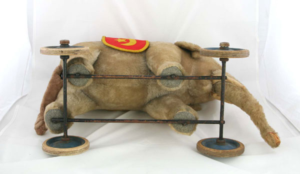 Alter Steiff Elefant auf Rädern, mit Knopf im Ohr, Speicherfund eBay