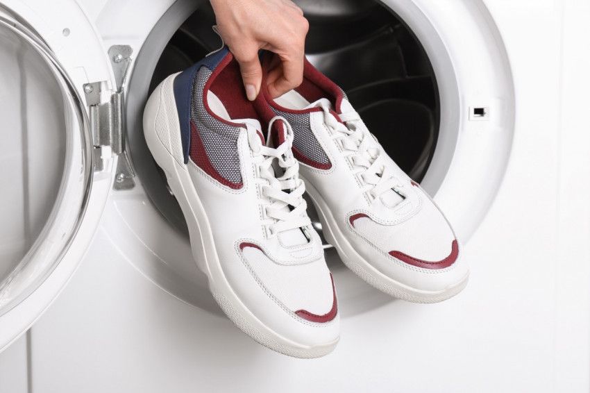 Schoenen In De Wasmachine: Wat Kan Er Wel En Wat Niet? - Blog - Schoenen.nl