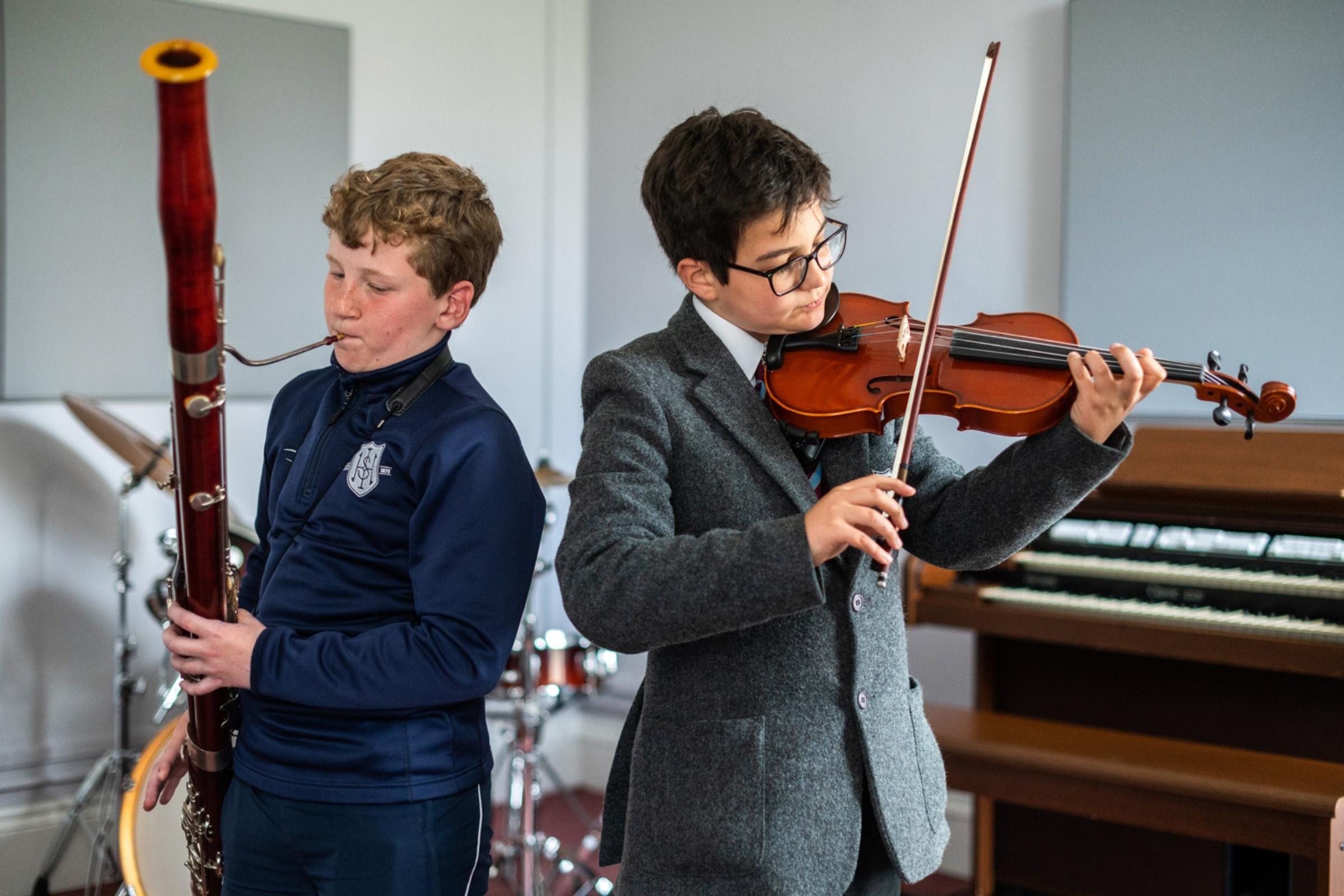 Ipswich High School Schoolstrader