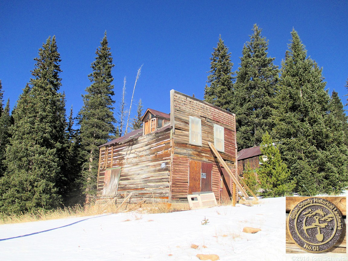 Photo Cabin in the nearghost town of Apex.