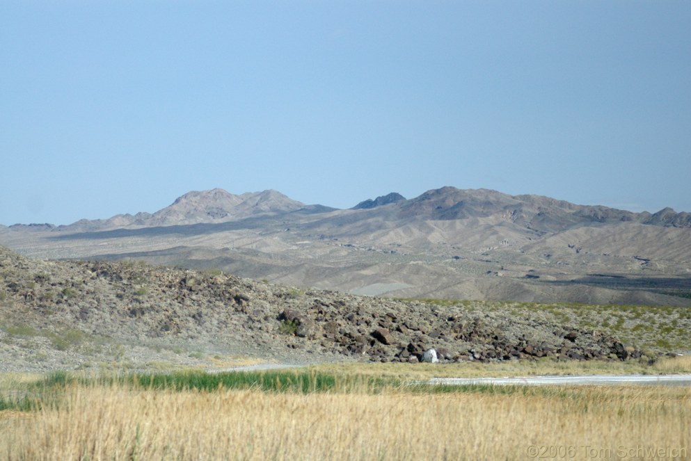 Photo Soda Mountains from the shores of Soda Lake.