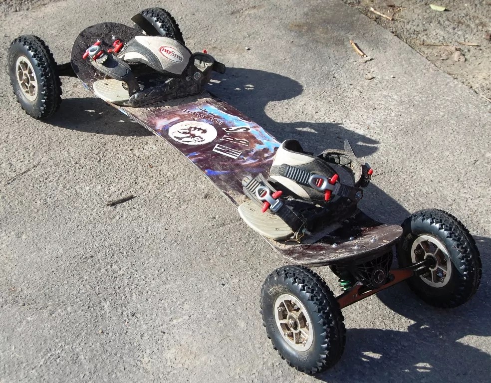 Mountainboard AllTerrainBoard erlaubt "Snowboarden" im Sommer Schweiz Tipps
