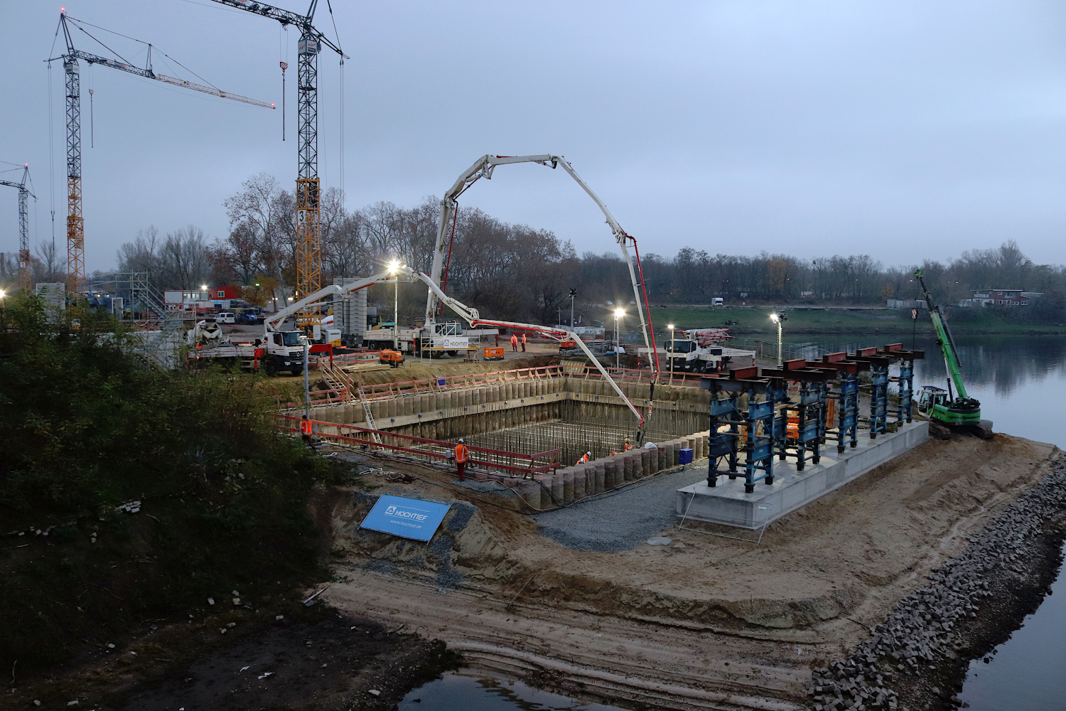 Neue Strombrücke Magdeburg SCHWENK