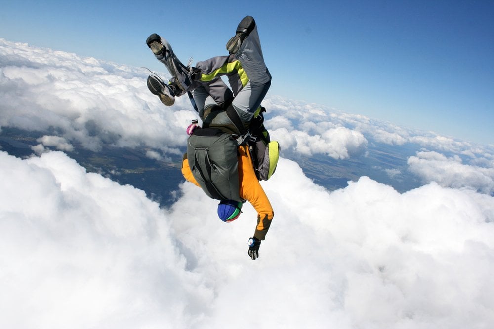 How fast can you fall while skydiving » Science ABC